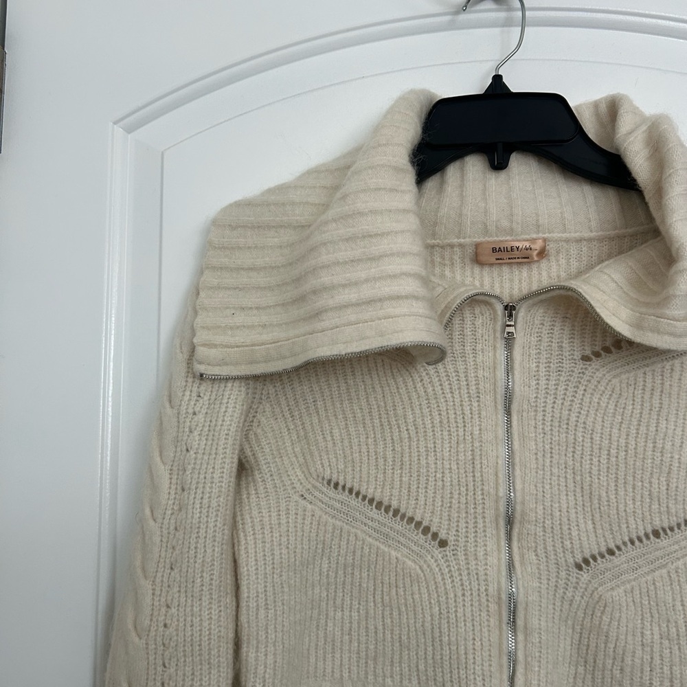 Bailey 44 Annika Cream Zip Up Cowl Neck Sweater Top size small chic - Picture 5 of 9